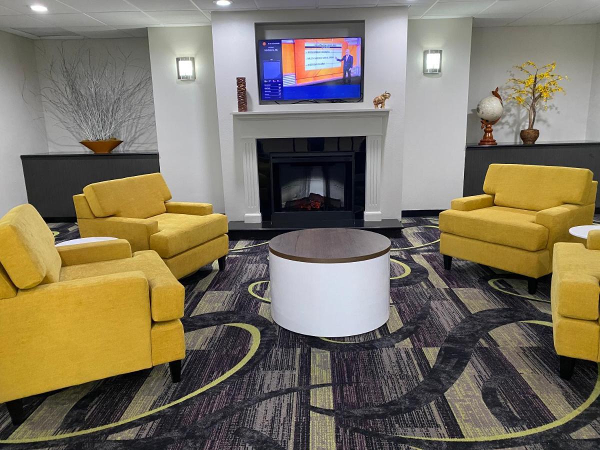Comfort Conover-hickory 2* Conover